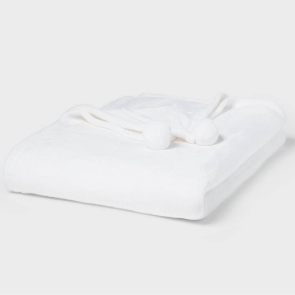 Plush White Pom Pom Blanket